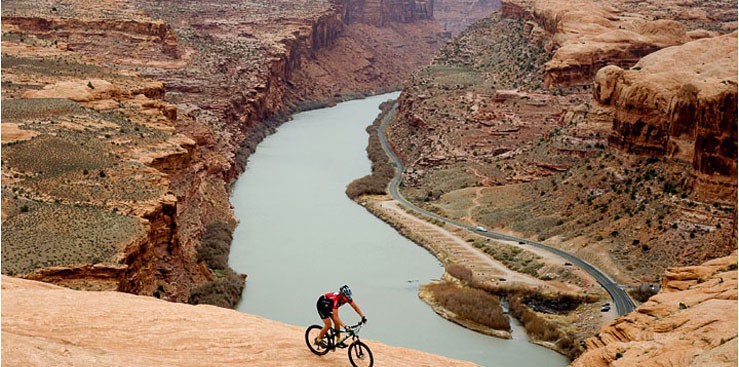 Mountain-Biking-Ridge-River-739x367
